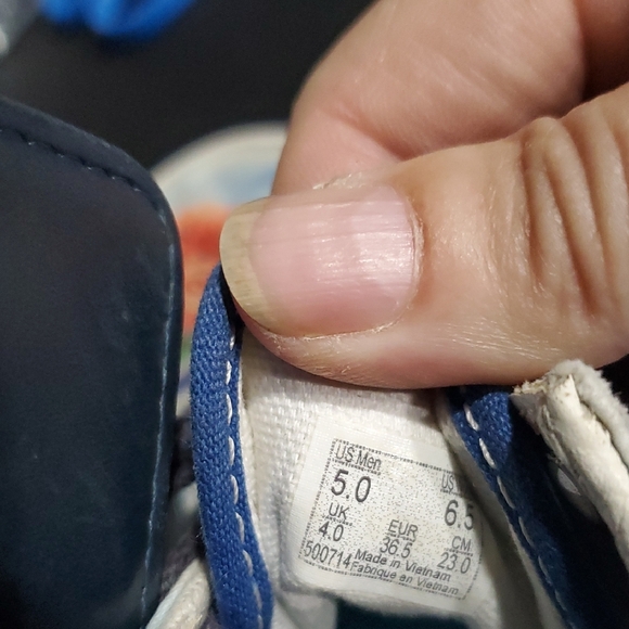 Vans Blue and White Vintage Devil Fruit Sneakers - Picture 7 of 12